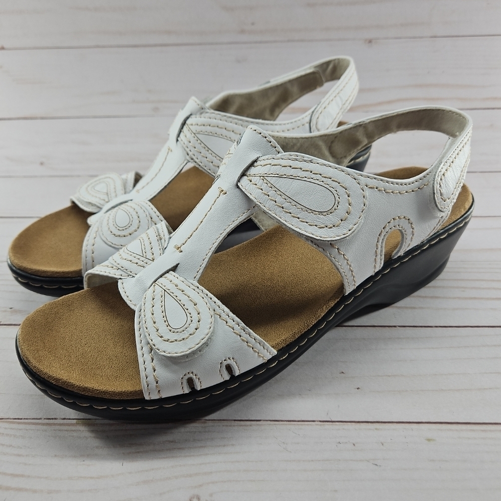 Clarks Wedge Sandals Lexi Walnut Q White Leather T-Strap Womens Adjustable 9W